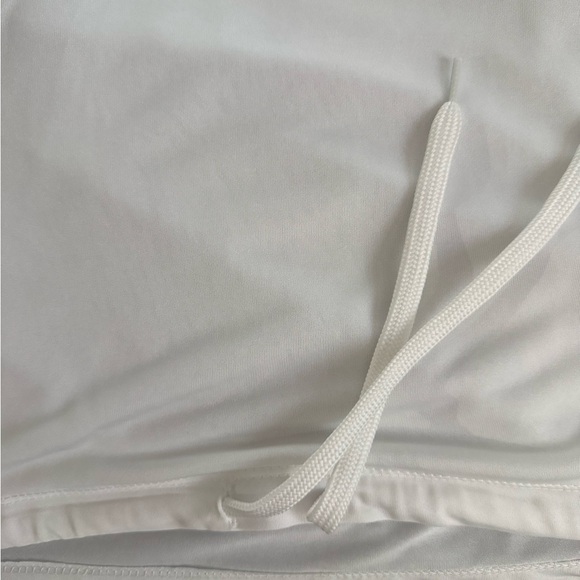 Under Armour White Pullover with Logo - Picture 3 of 7